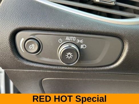 Used 2024 Chevrolet Malibu LT image 19