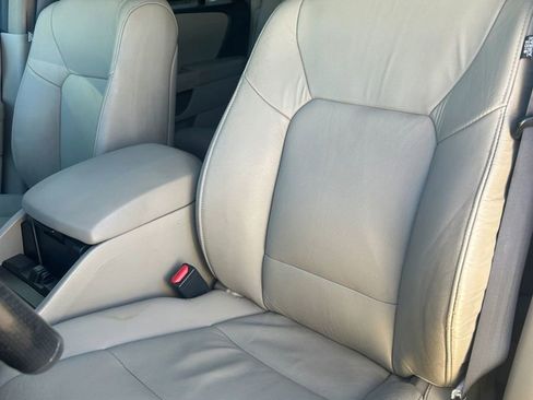 Used 2011 Honda Pilot EX-L image 12