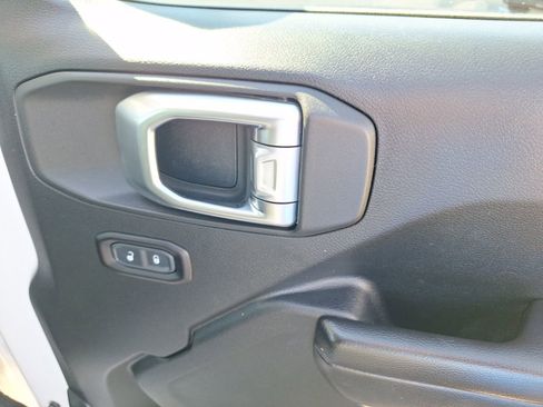 Used 2020 Jeep Gladiator Sport w/ Quick Order Package 24S image 37