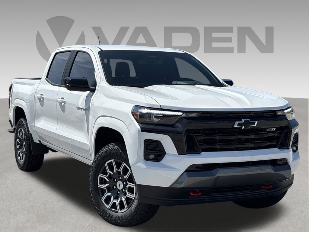 New 2026 Chevrolet Colorado Z71 w/ Technology Package AWD/4WD image 3