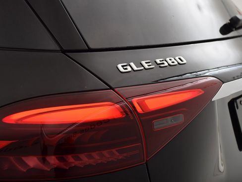 New 2025 Mercedes-Benz GLE 580 4MATIC image 12