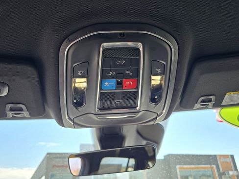 Used 2025 Jeep Grand Cherokee Limited image 22