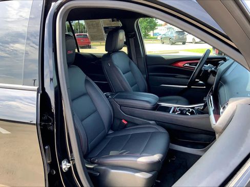 Used 2024 Chevrolet Traverse Z71 w/ Enhanced Driving Package AWD/4WD image 9