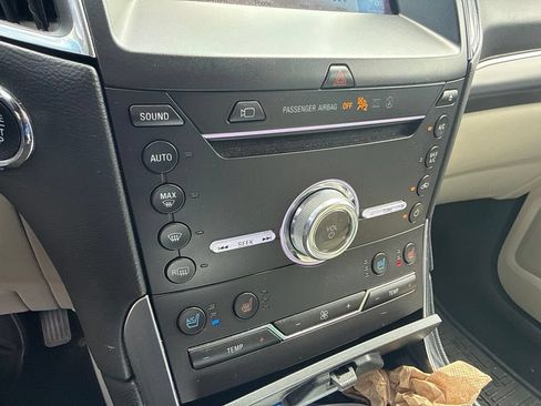 Used 2019 Ford Edge Titanium w/ Equipment Group 301A AWD/4WD image 13