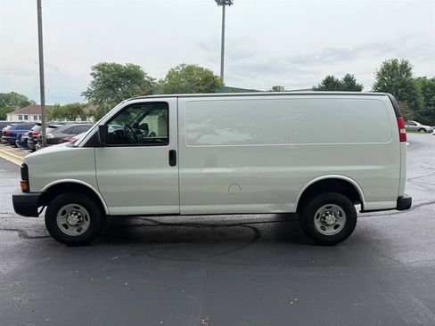 Used 2015 Chevrolet Express 2500 image 8