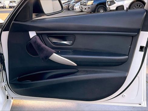 Used 2015 BMW 320i Sedan image 26