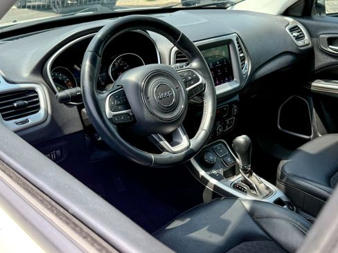 Used 2018 Jeep Compass Latitude w/ Popular Equipment Group AWD/4WD image 12