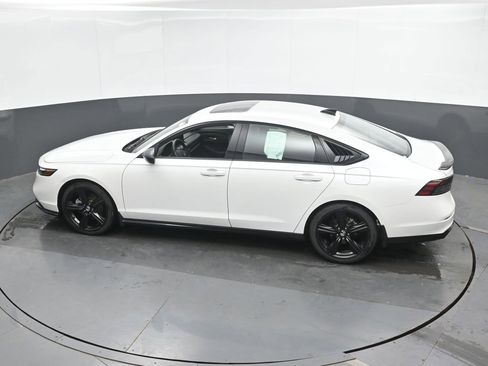 Used 2024 Honda Accord Sport image 32