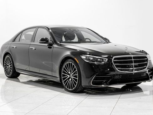 Used 2023 Mercedes-Benz S 580 4MATIC Sedan w/ AMG Line image 3