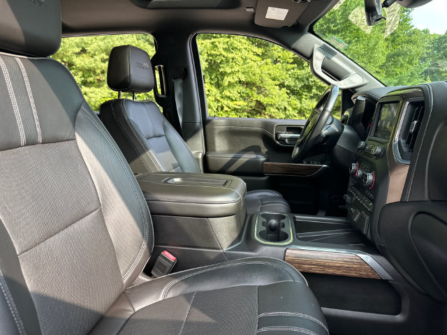 Used 2019 Chevrolet Silverado 1500 High Country w/ Technology Package AWD/4WD image 17