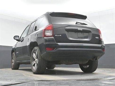 Used 2016 Jeep Compass High Altitude image 33