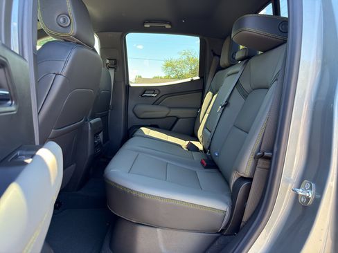 New 2026 Chevrolet Colorado ZR2 w/ Technology Package AWD/4WD image 16