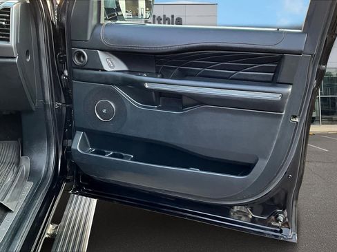 Used 2021 Ford Expedition Platinum image 29