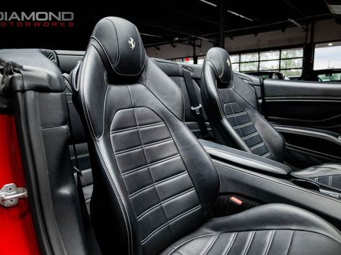 Used 2015 Ferrari California T image 18