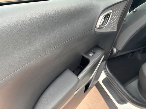 Used 2025 Kia Soul LX image 16