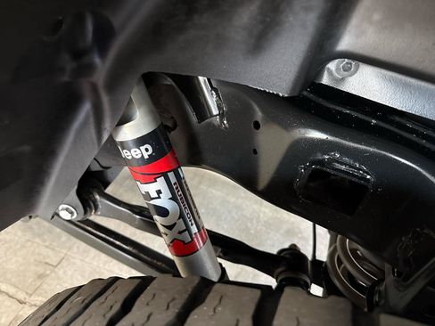 Used 2022 Jeep Gladiator Sport AWD/4WD image 90