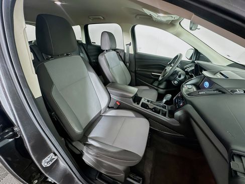 Used 2017 Ford Escape SE w/ Equipment Group 201A AWD/4WD image 28