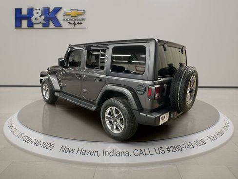 Used 2021 Jeep Wrangler Unlimited Sahara w/ Cold Weather Group AWD/4WD image 4