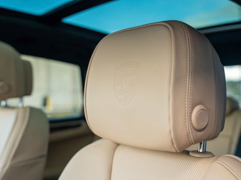 New 2026 Porsche Macan S image 13