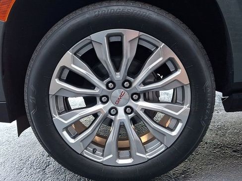 Used 2024 GMC Yukon Denali AWD/4WD image 15