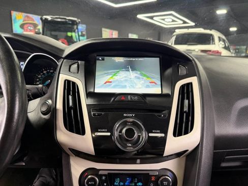 Used 2012 Ford Focus Titanium FWD image 13