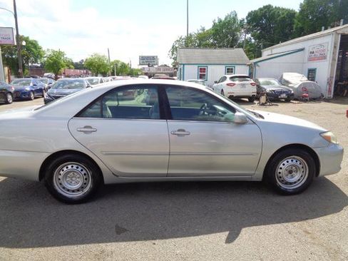 Used 2002 Toyota Camry LE image 9