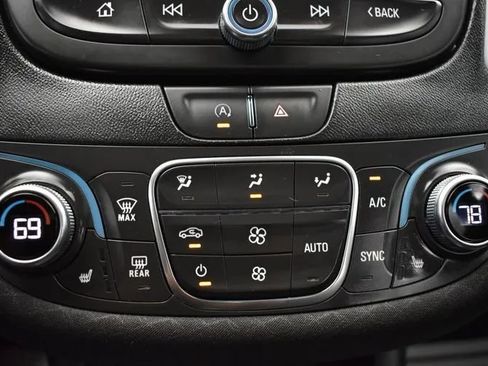 Used 2023 Chevrolet Malibu LT FWD image 33