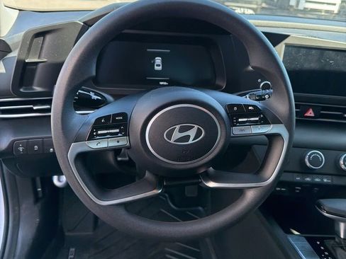 Certified 2024 Hyundai Elantra SE image 10