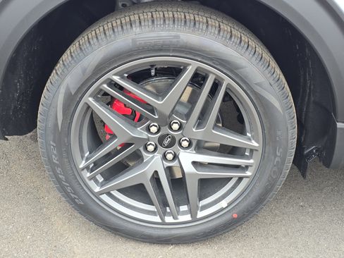 New 2026 Ford Explorer ST image 5