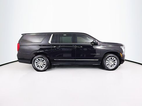 Used 2025 GMC Yukon XL Elevation image 9