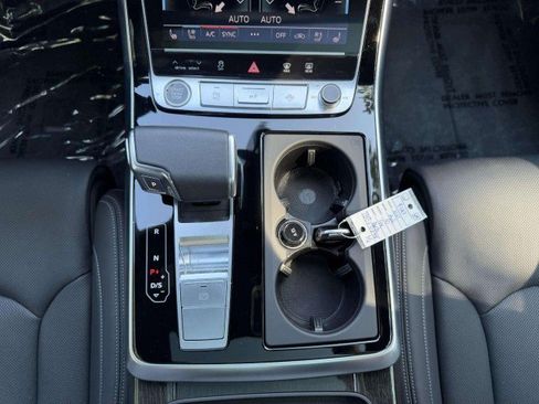 Used 2025 Audi Q7 3.0T Prestige w/ Prestige Package AWD/4WD image 16