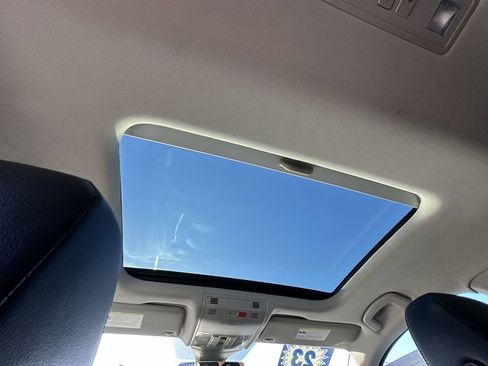 Used 2023 Volkswagen Jetta SE w/ Panoramic Sunroof Package image 30