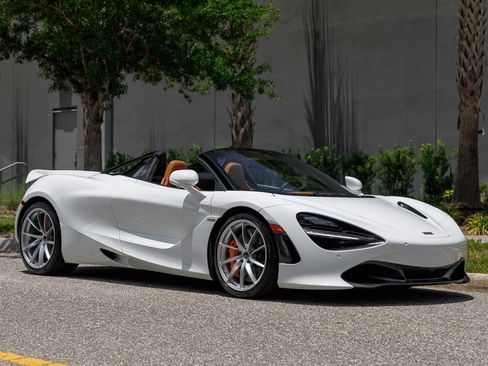 Used 2020 McLaren 720S Spider RWD image 6