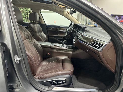 Used 2016 BMW 740i RWD image 40