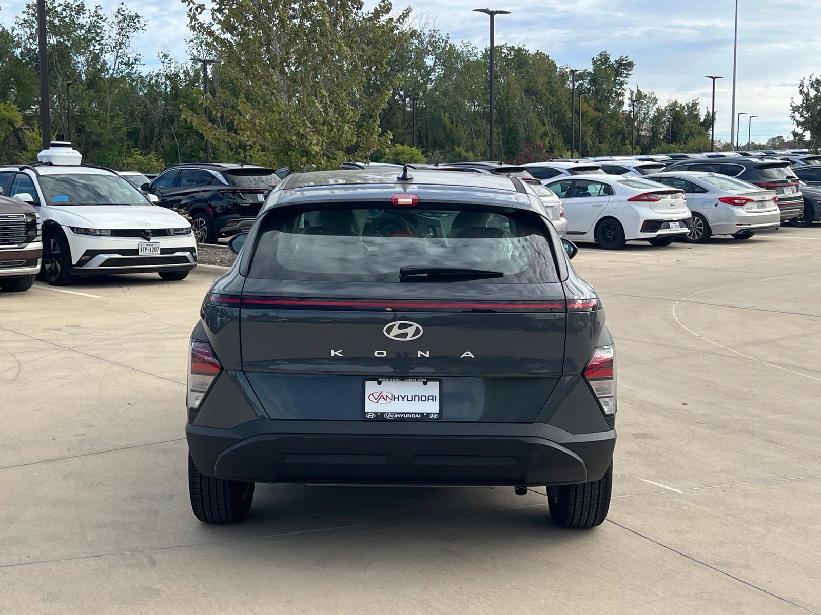 New 2027 Hyundai Kona SE FWD image 10