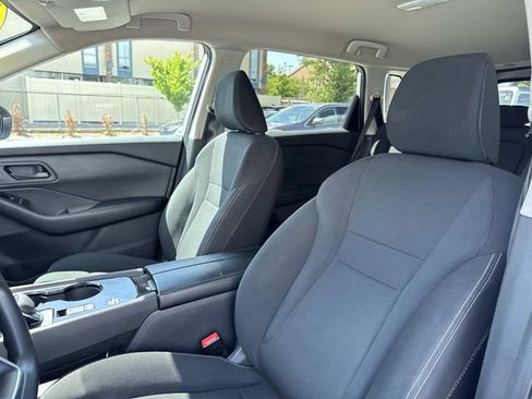Used 2024 Nissan Rogue S FWD image 16