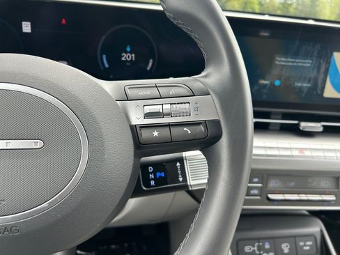 Used 2024 Hyundai Kona SEL FWD image 16
