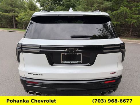 Used 2024 Chevrolet Traverse RS FWD image 8