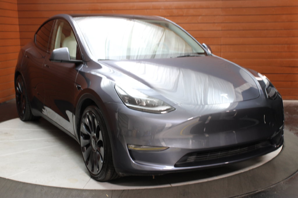Used 2023 Tesla Model Y Performance AWD/4WD image 32