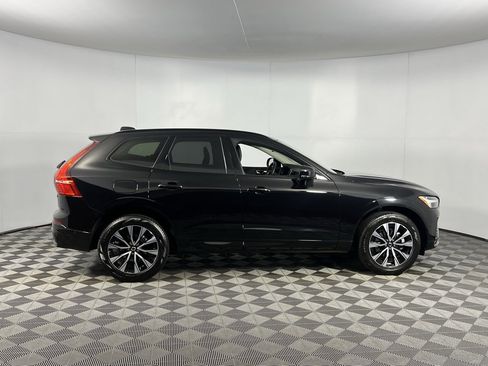 Used 2025 Volvo XC60 B5 Plus image 5