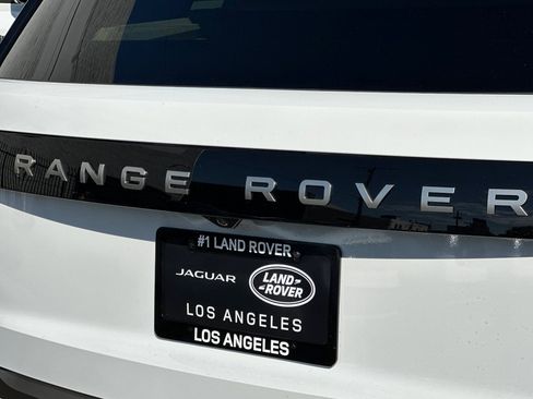 New 2025 Land Rover Range Rover SE image 14