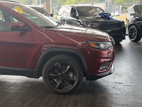 Used 2020 Jeep Cherokee Latitude Plus AWD/4WD image 5
