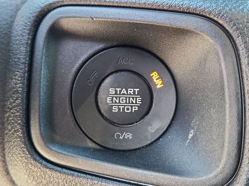 Used 2024 Jeep Wrangler Unlimited AWD/4WD image 21