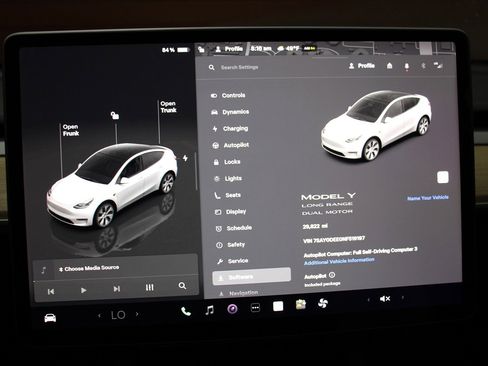 Used 2022 Tesla Model Y Long Range image 15