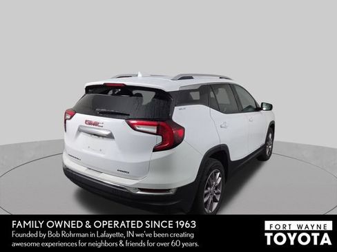 Used 2024 GMC Terrain SLT AWD/4WD image 7