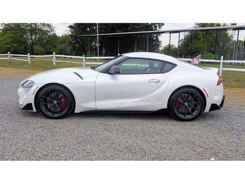 Used 2025 Toyota Supra Premium image 4
