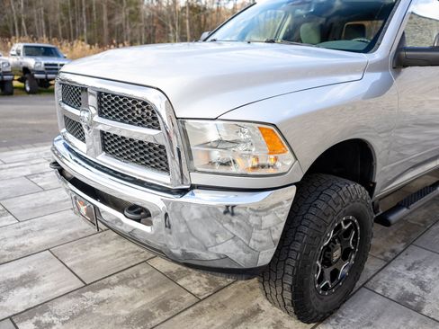 Used 2013 RAM 2500 Tradesman w/ Chrome Appearance Group image 13