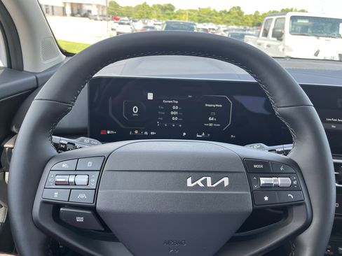 New 2026 Kia Sportage SX image 9