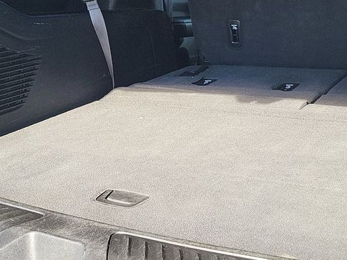 Used 2023 Chevrolet Suburban LT image 26