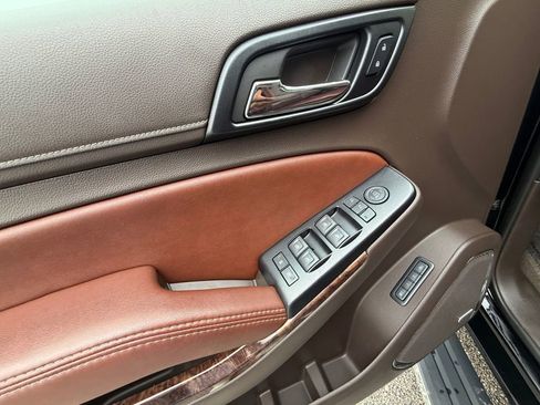 Used 2018 Chevrolet Tahoe Premier RWD image 11